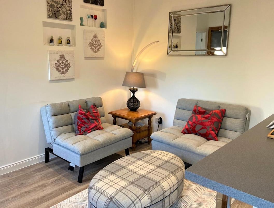 Chalet On The Green - Self Contained With Parking. Inshes المظهر الخارجي الصورة